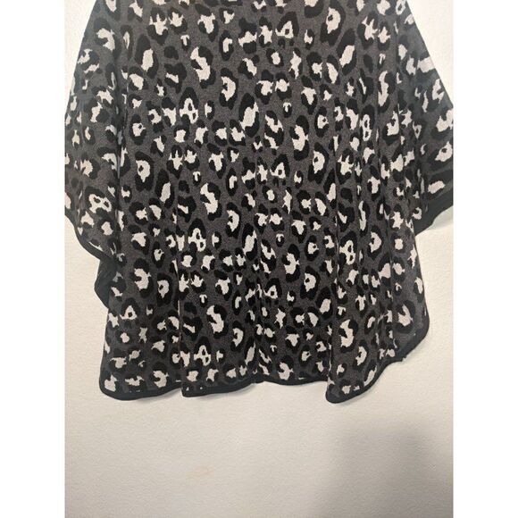 Jones New York Gray Leopard Cape Poncho Sweater Size S/M - Picture 4 of 15